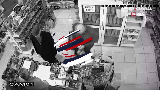 Kayseri İncesu'daki deprem kamerada! Allah deprem diyerek kendilerini dışarı attılar