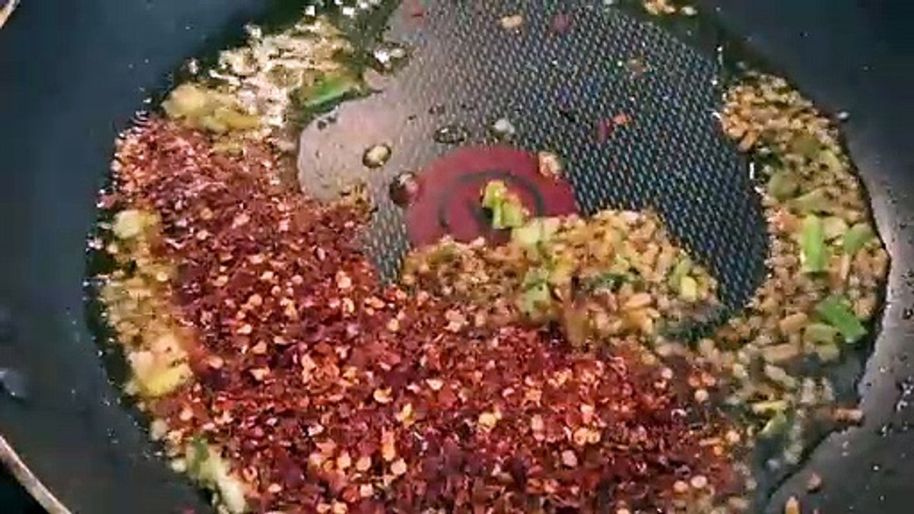 SPICY_Chilli_Garlic_Noodles__Garlic_Ramen_Noodles_Ever_-_Cheap_&_Easy!(360p)