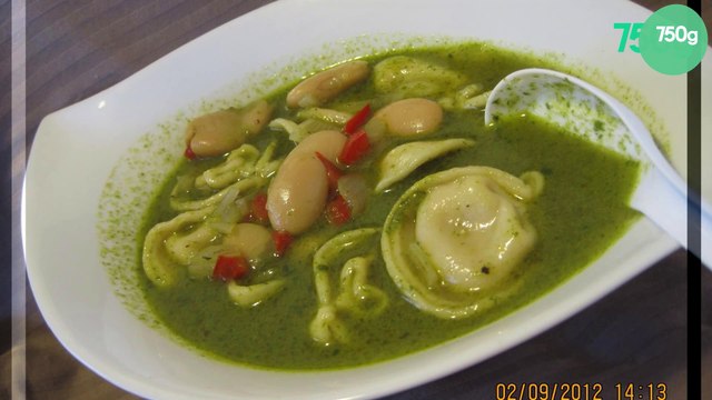 Soupe de raviolis au pesto (in brodo al pesto)