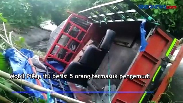 Mobil Pikap Terjun ke Jurang di Jalan Poros Mamuju-Mamasa, 5 Orang Selamat