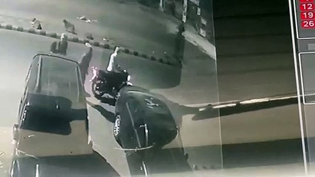 Crime : रंजिश में चौकी के सामने खड़ी एसयूवी में तोड़-फोड़