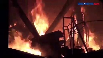 Api Lalap Puluhan Kios di Pasar Bululawang Malang