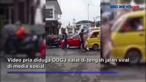 Viral! Pria Diduga ODGJ Salat di Tengah Jalan di Sukabumi