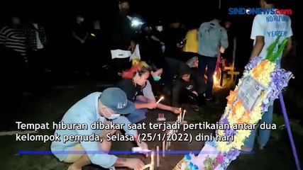 Puluhan Pekerja Seni Gelar Aksi Bakar Lilin di TKP Diskotek Double O