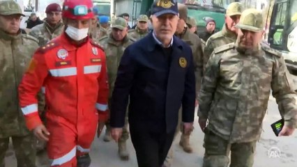 Enkazdan 326 canı kurtaran Mehmetçiğe tebrik