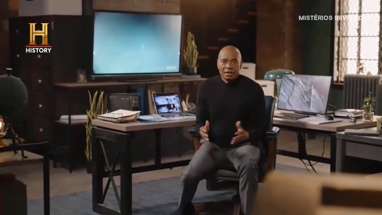 MISTÉRIOS REVELADOS :      ÓVNIS FLAGRADOS POR  CÂMERAS