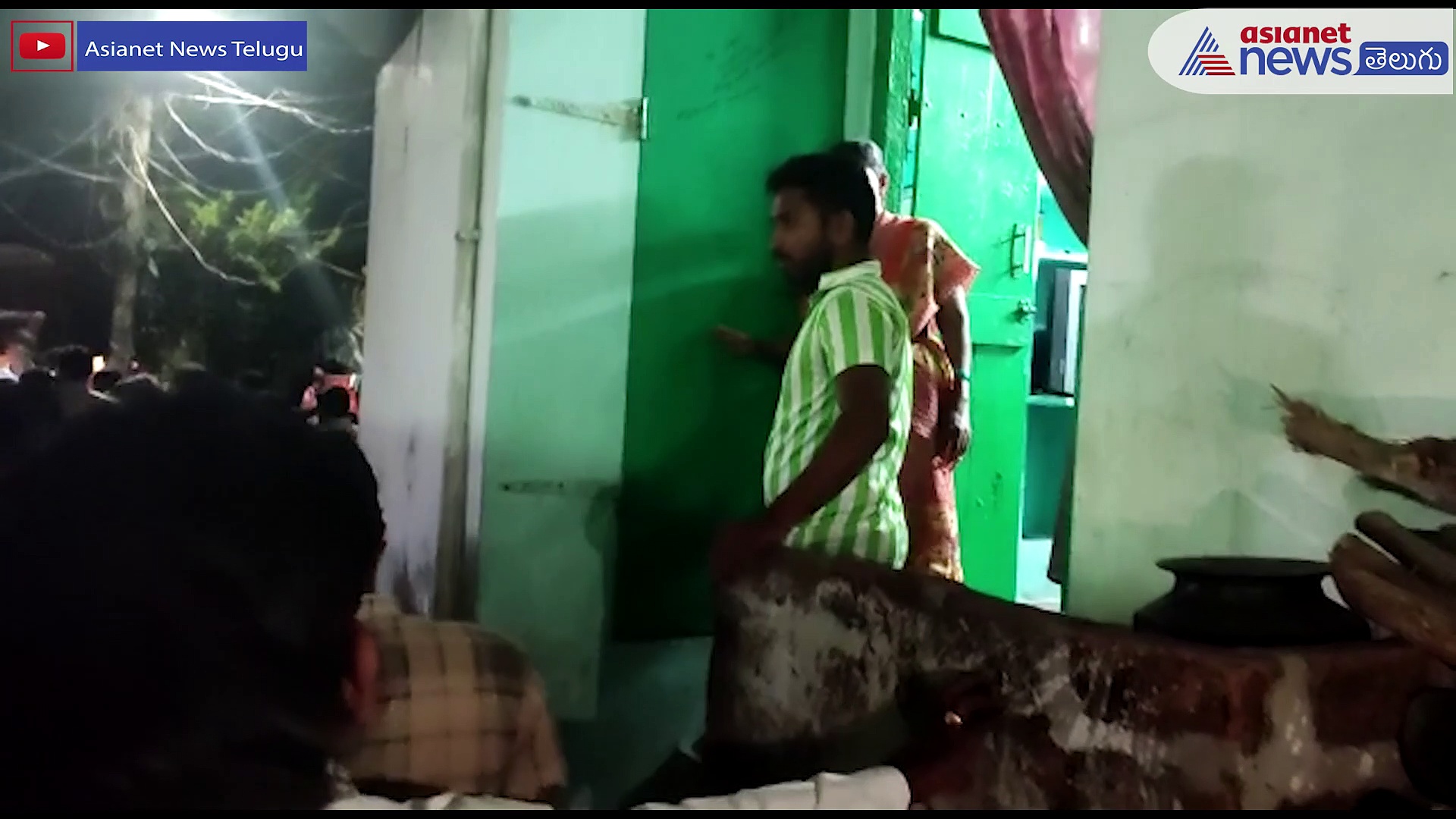 మా ఇళ్లకు రావద్దంటూ ముఖంమీదే చెప్పేసిన గ్రామస్తులు ... వైసిపి ఎమ్మెల్యేకు చేదు అనుభవం 