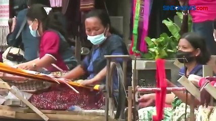 Jokowi Resmikan Revitalisasi Kampung Ulos Huta Raja