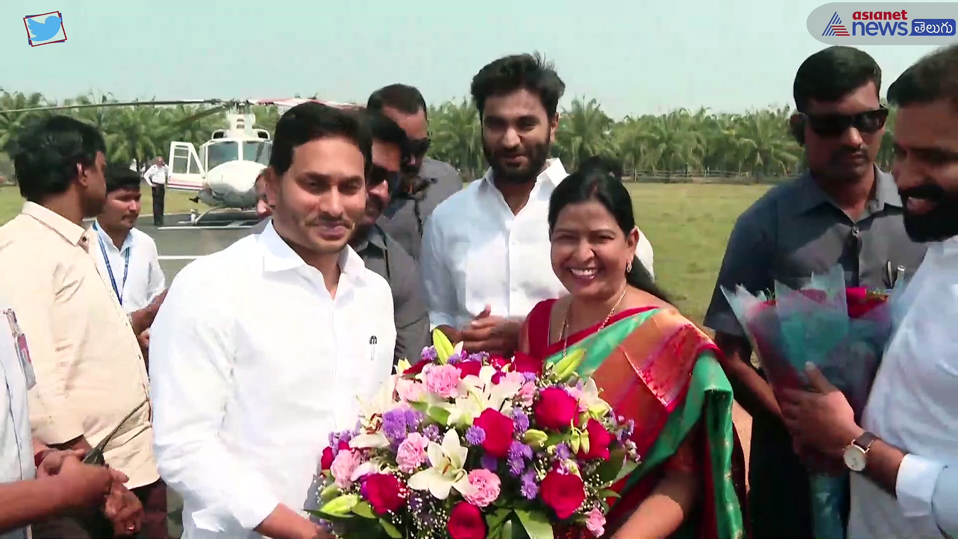 నిడదవోలులో జగన్ పర్యటన ... ఎమ్మెల్యే కూతురు వివాహ వేడుకలో ఏపీ సీఎం 