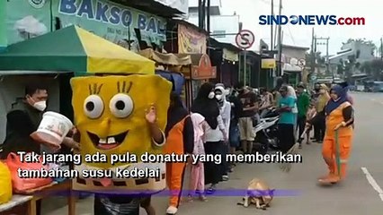 Satu Keluarga Bagikan Bubur Ayam Gratis Setiap Hari untuk Warga di Depok