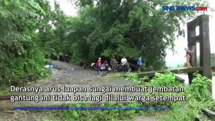 Terekam Video Amatir, Jembatan Penghubung Tiga Desa Putus di Maros