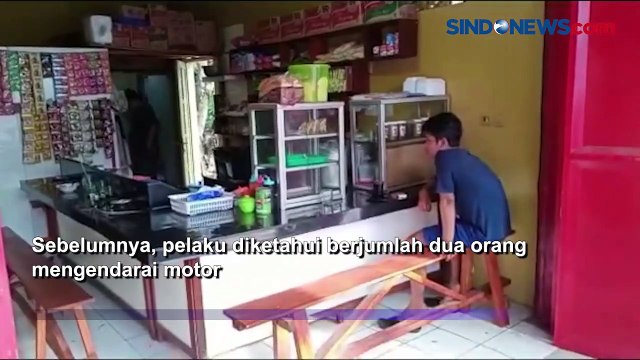 Viral Aksi Perampokan Acungkan Cerurit di Warung Kopi Terekam CCTV