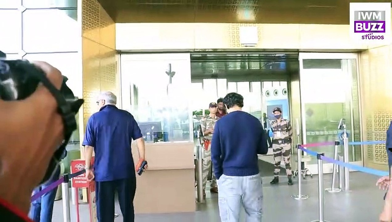 Jhanvi Kapoor, Khushi Kapoor and Boney Kapoor spotted at the airport