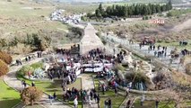 Foça'da 2 bin 500 yıllık Pers Mezar Anıtı'nın bulunduğu alana kurulmak istenen taş ocağı projesi iptal edildi