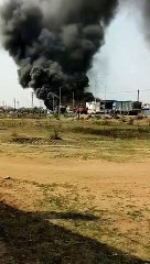 टेंट हाउस में भीषण आग, आसमान तक धुंआ