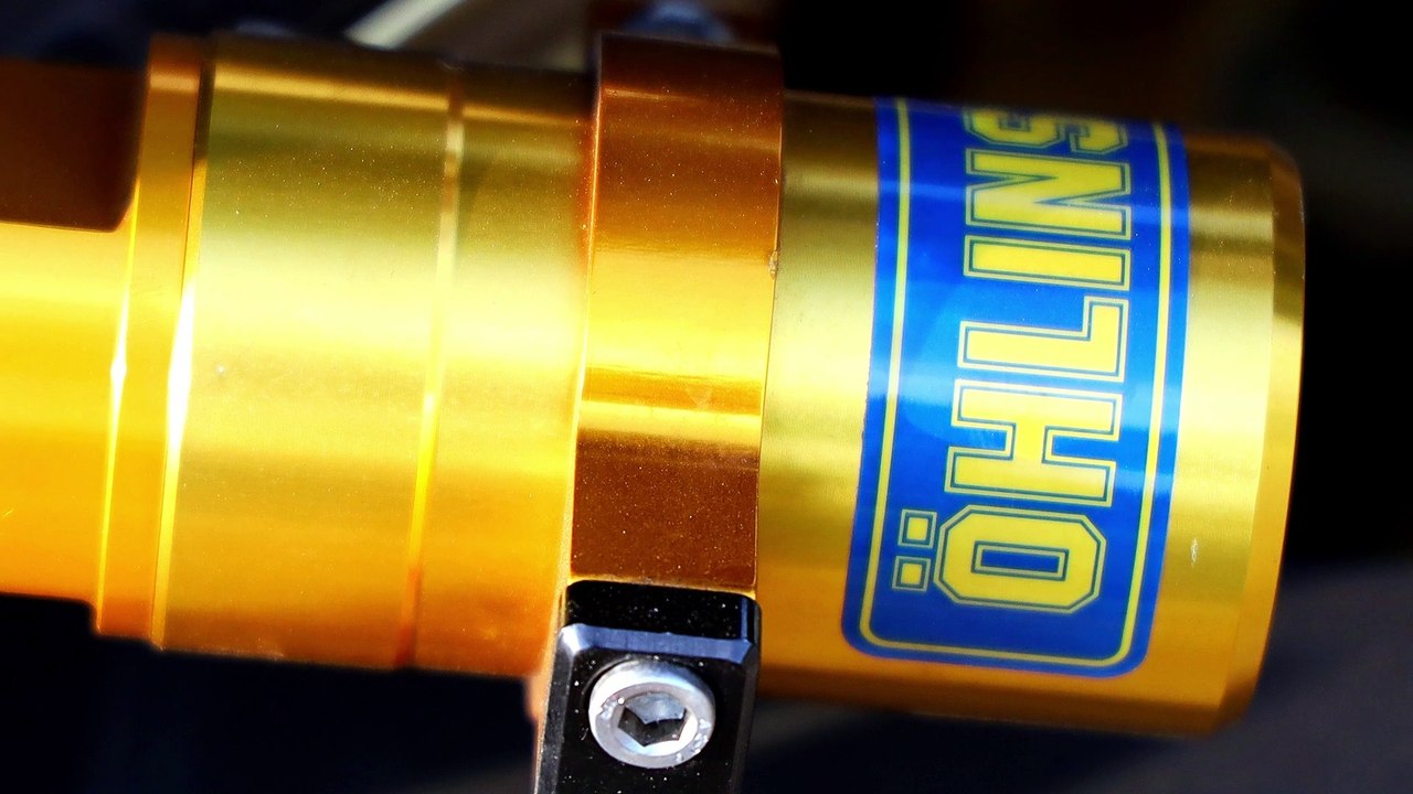 T MAX 560 TECH MAX DARK PETROL OHLINS EQUIPPED BURNOUT