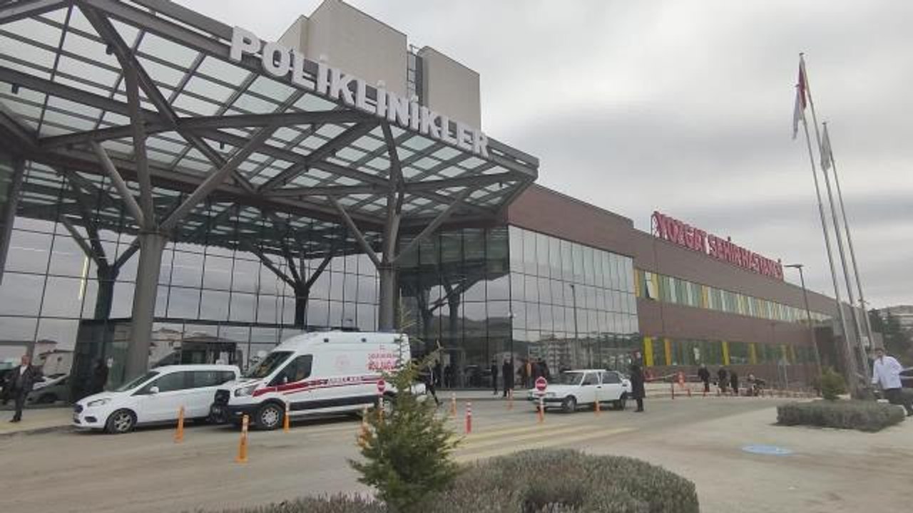 Ortopedi ve Travmatoloji Uzmanı Op. Dr. Atahan: "Depremin Hayatımızın Her Alanında Bizleri Etkileyen Bir Durum Olduğunu Tekrar Görmüş Olduk"