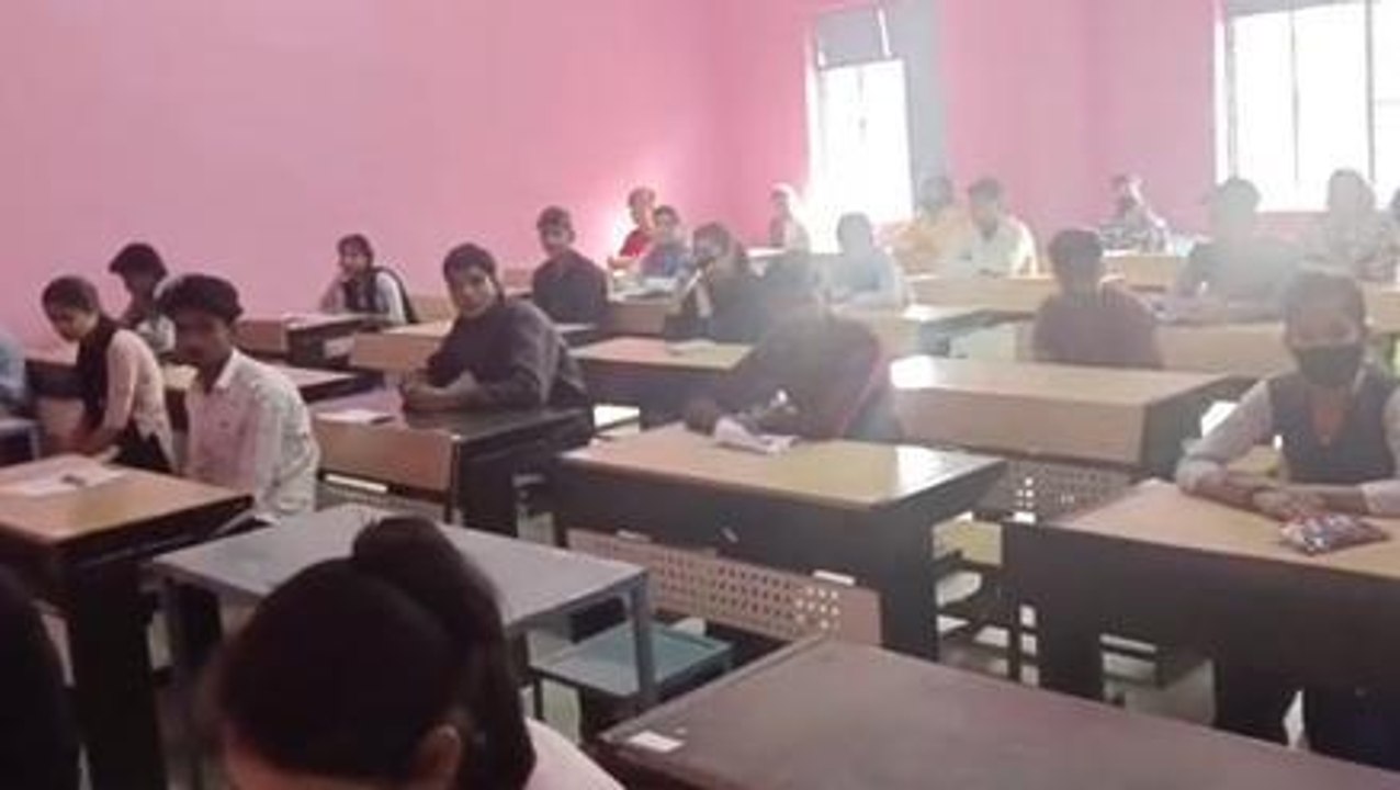 अशोकनगर: एमपी बोर्ड की परीक्षाएं प्रारंभ, 35 पर...