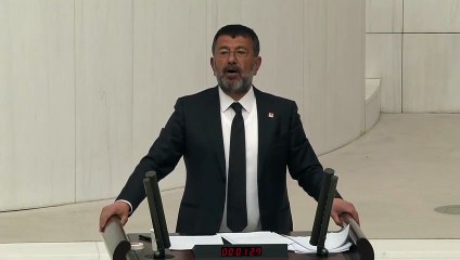 Descargar video: CHP'li Ağbaba: Çadır yok, konteyner yok, adam ortada geziyor, onur, şeref varsa istifa eder