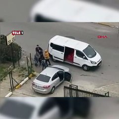 Film sahnesi gibi! Otomobilin yolunu kesip sürücüyü kaçırdılar