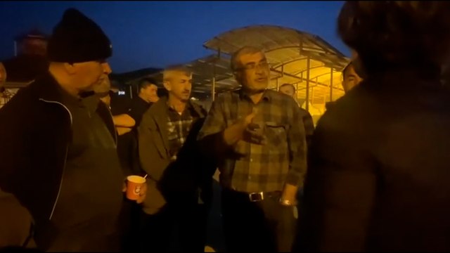 Depremzedenin geç müdahale isyanı: Belediye olsun, devlet olsun bir iş makinası gönderemez miydi buraya?