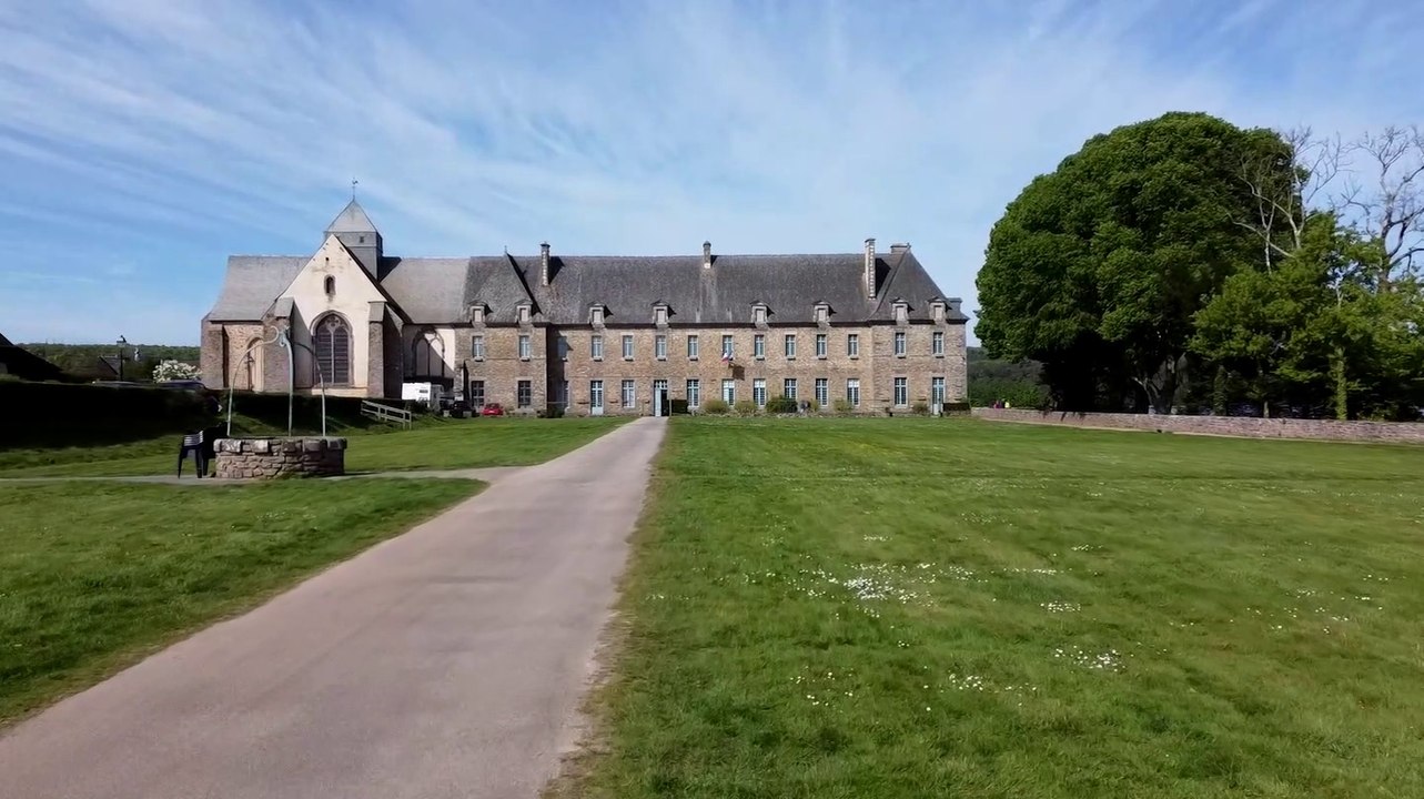 2022 Paimpont, une cité au coeur de la forêt de Brocéliande * Trigone Production