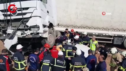 Mardin'de otomobil TIR'ın altına girdi: 2 ölü, 1 yaralı