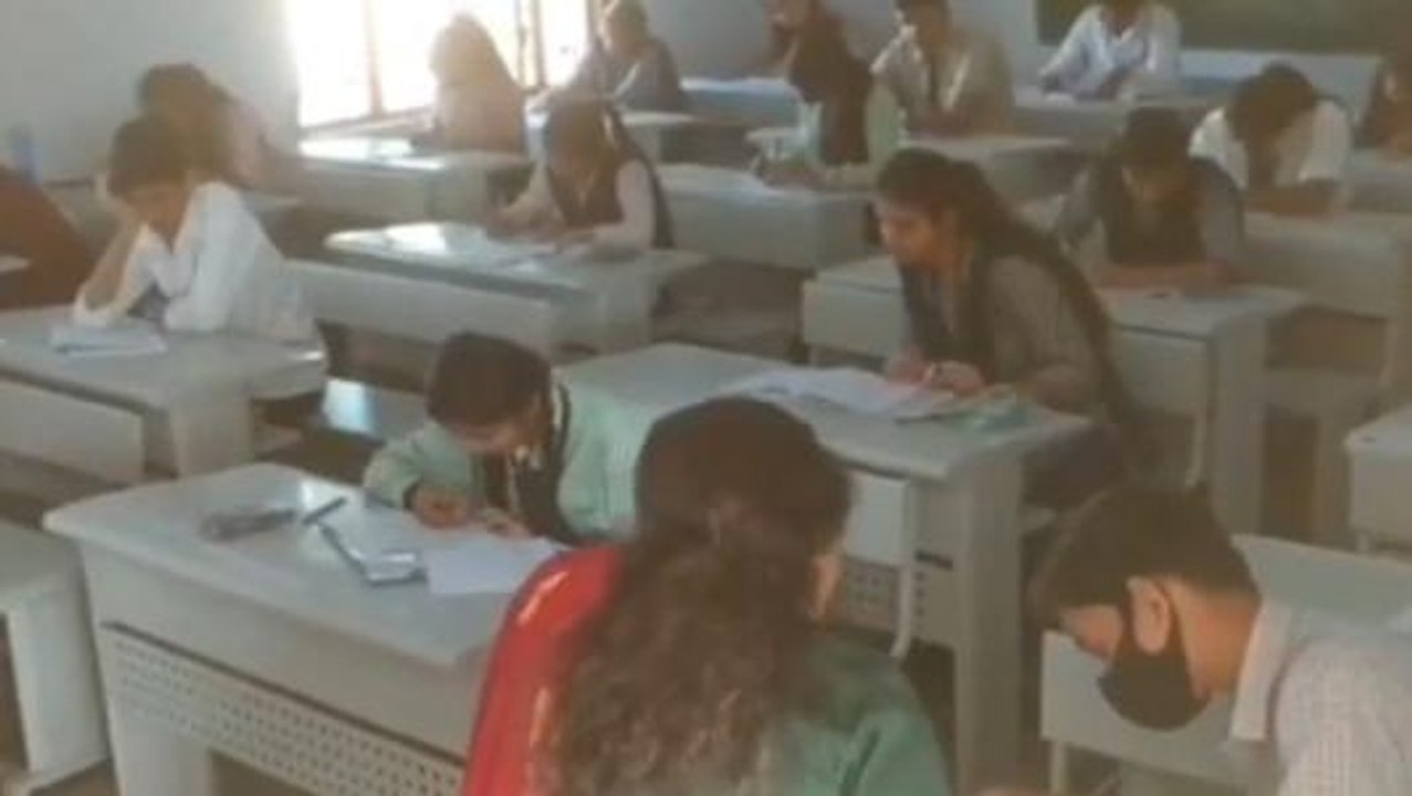 नीमच: जिले में 46 केन्द्रो पर कक्षा दसवीं की पर...