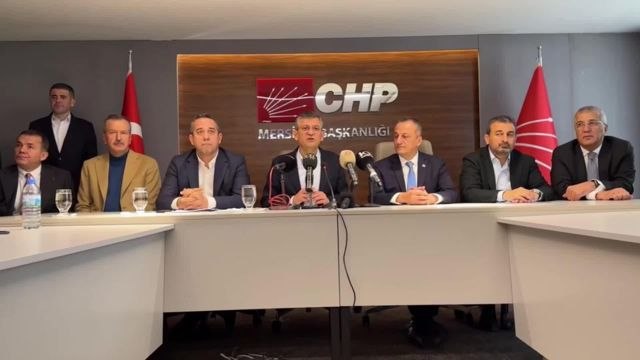 Özgür Özel: O Kadar Destek Aldıkları Yerde Bu Kadar Protesto Görünce, Yıkımdan Sorumlu Erdoğan'a Desteği Çekeceğine; Atın Bunları Dışarı Diyorlar.