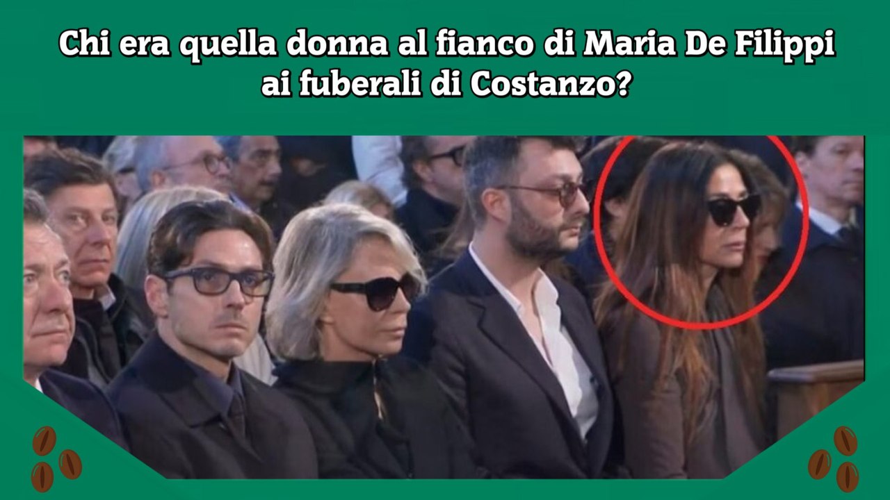 Chi era quella donna al fianco di Maria De Filippi ai fuberali di Costanzo
