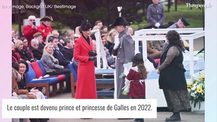 Kate Middleton : Bibi impressionnant et manteau éclatant, la princesse resplendit devant William en uniforme
