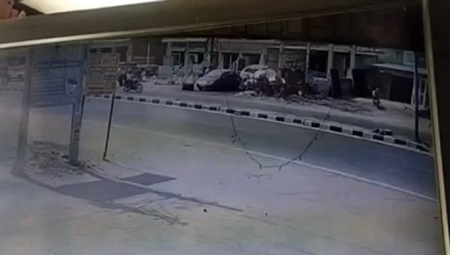 बोलेरो की टक्कर से दम्पती 25 फीट दूर जाकर गिरे,हुई मौत,देखे सीसीटीवी फुटेज