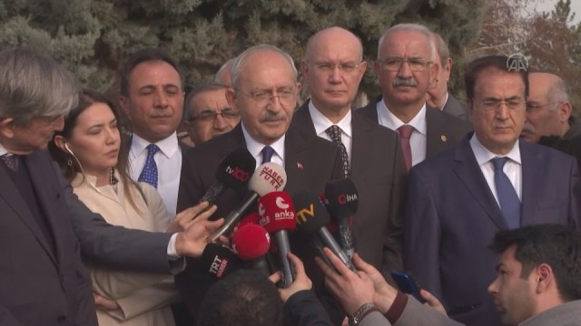 Eski CHP Genel Başkanı Deniz Baykal mezarı başında anıldı