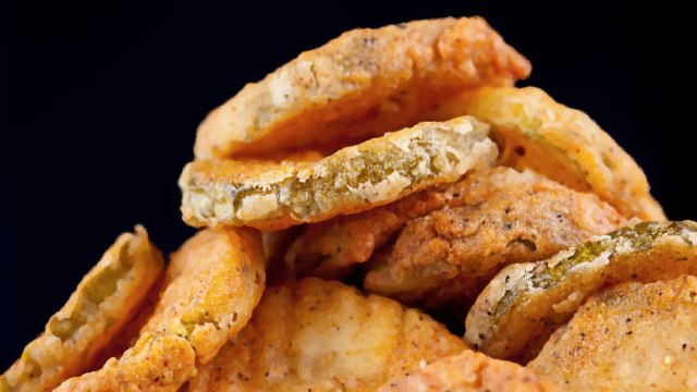 This Surprising Ingredient Is The Secret To The Crispiest Fried Pickles