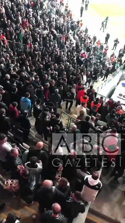Beşiktaş maçında bir kişi başlattı tüm stat tekrarladı