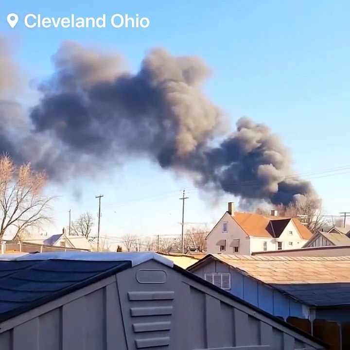 BREAKING: Massive fire at a Metal fabricator plant with  Cleveland | Ohio