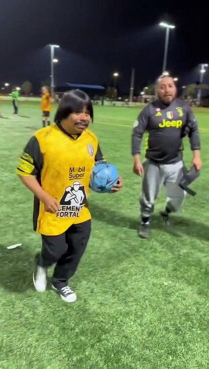 Me vuelvo futbolista por un día.