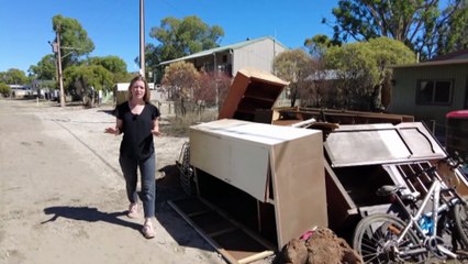 South Australian residents await for rubbish to be cleared after floods