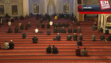 İYİ Parti lideri Akşener depremlerde yaşamını yitirenler için mevlit okuttu