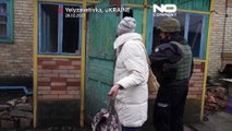 شاهد عمليات إجلاء المدنيين من كراسنوهوريفكا الأوكرانية اتقاء للقصف الروسي