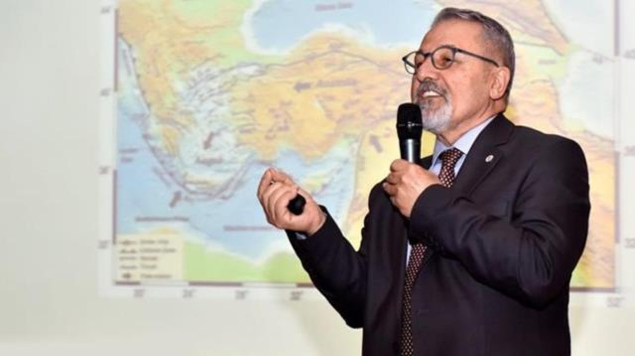 İzmir'de deprem olacak mı? İzmir'de deprem riski var mı, deprem bekleniyor mu? Naci Görür bu kez İzmir için uyardı!
