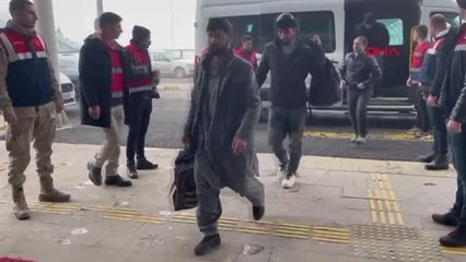 AFGANİSTANLI 136 KAÇAK GÖÇMEN ÜLKELERİNE GÖNDERİLDİ