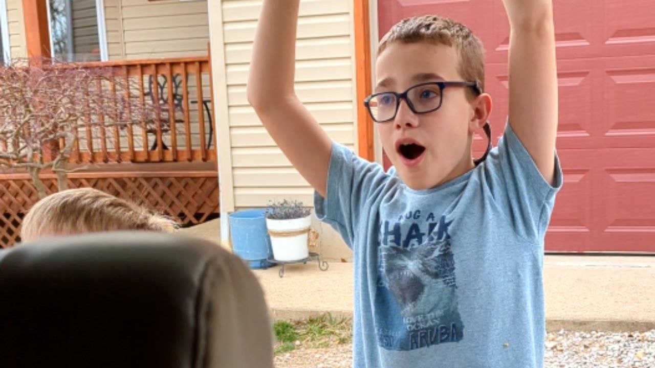 'Is This Our New Dog?!' - Adorable kids are BRIMMING with HAPPINESS while meeting their new pup