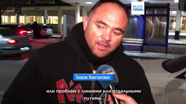 Спасатели ищут пропавших без вести под грудами металла