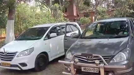 হুগলি: তৃণমূল নেতার বাড়িতে আয়কর হানা রসুলপুরে