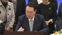 尹, 국가보훈부 승격·재외동포청 신설 법안에 직접 서명 / YTN