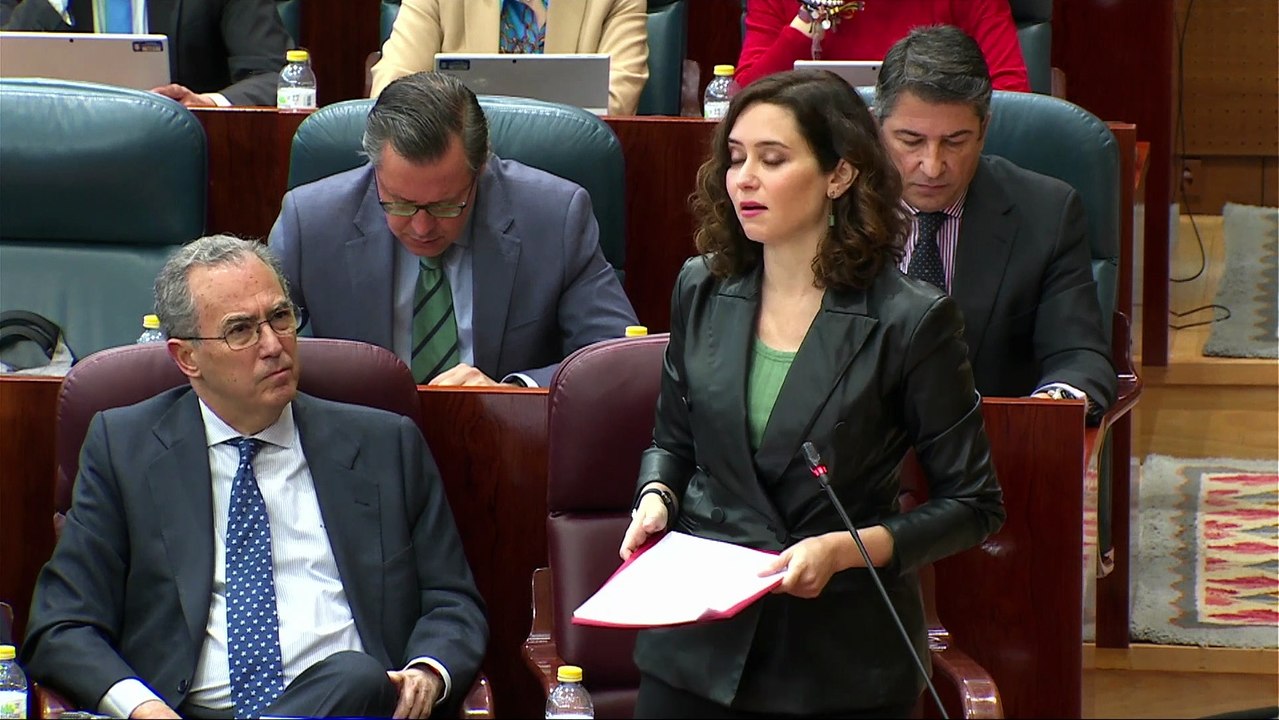 Ayuso anuncia novedades para el próximo curso escolar en Madrid: bajada de ratios en Secundaria, notas alfanuméricas y exámenes orales desde Primaria