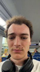 Papagaio encantou passageiros de um comboio de Sydney