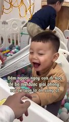 Mẹ bỉm khóc ngất sau ngày đầu đưa con đến trường