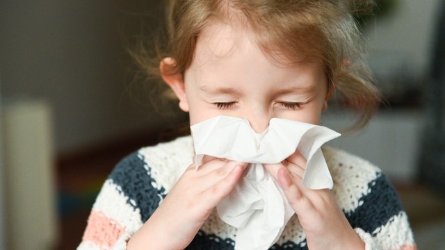 Keimschleuder Kind: Wie Eltern sich vor Kinderviren schützen können